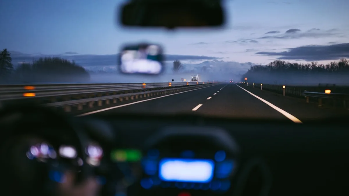Voyants du tableau de bord d'une voiture : lesquels arrêtent tout